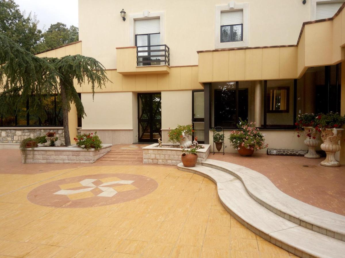 Hotel Al Querceto Tocco Caudio Εξωτερικό φωτογραφία